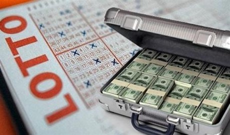 Везет же людям! Американка первый раз купила лотерейный билет и сорвала джек-пот