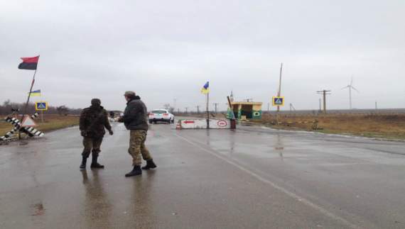 Блокада Крыма не остановлена