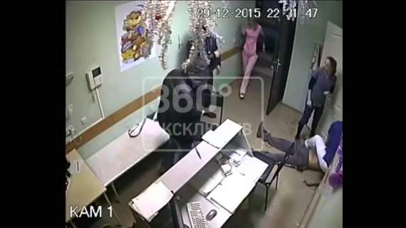 Врач убил пациента на глазах у людей, а его публично «отмазали» (ВИДЕО)