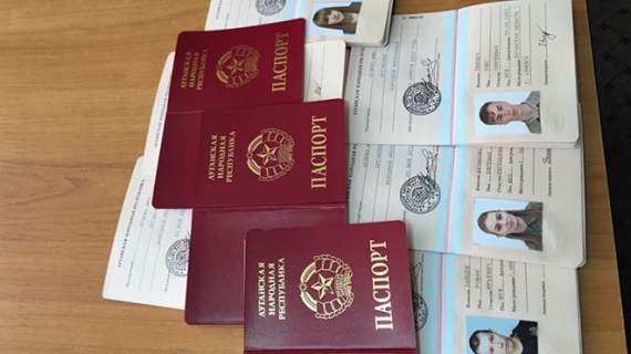 Росія визнала документи «ДНР» та «ЛНР»