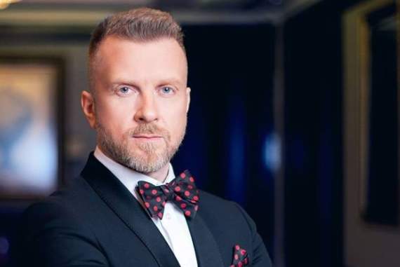 Відомий шоумен покинув Україну і проситиме притулку в Європі