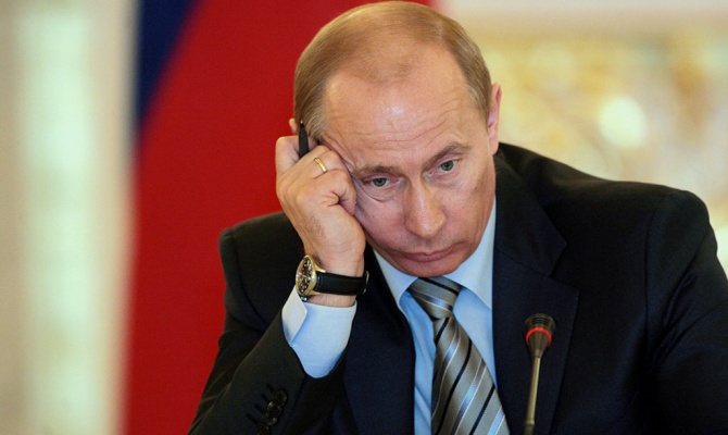 Еще чуть-чуть – и дно: рейтинг Путина в России установил новый антирекорд