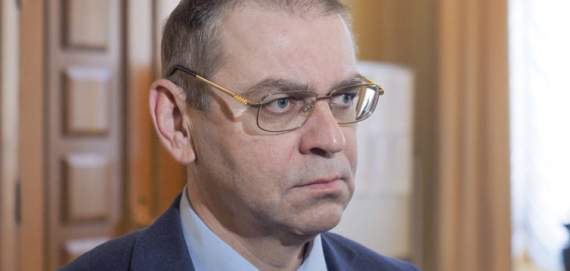 Пашинський втік з України