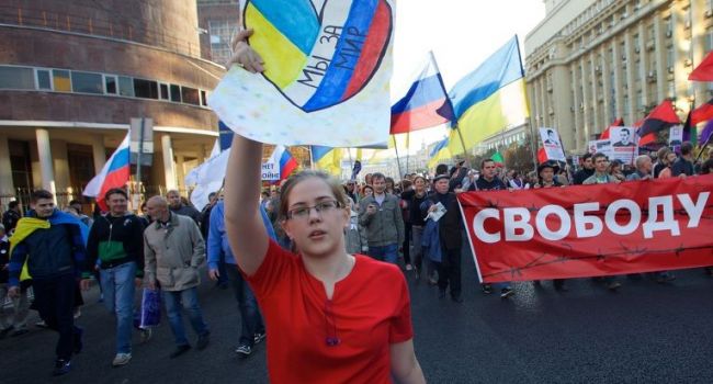Очень хорошие отношения: социологи опубликовали данные о «дружбе» Украины и России