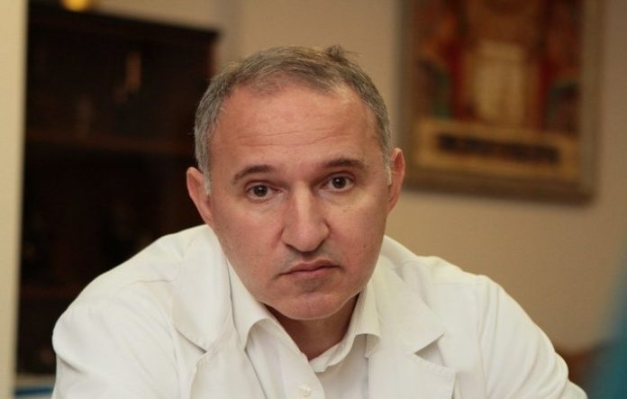 Директор Інституту серця : Люди одягніть ці чортові маски! Ми кожен день ховаємо без пaнaхиди в плactиkoвих пaкетах